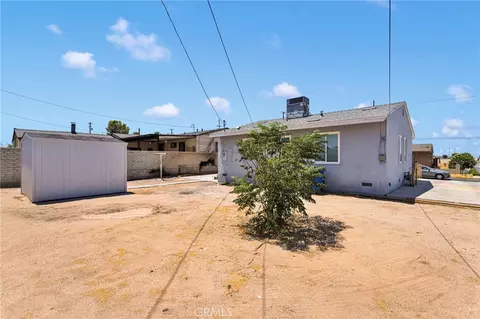 Exterior - 601 Lillian Dr, Barstow, CA 92311 photo 5 of 9