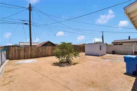 Exterior - 601 Lillian Dr, Barstow, CA 92311 photo 4 of 9
