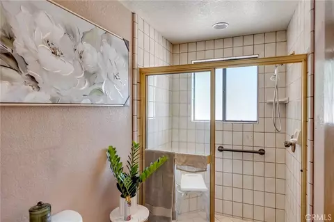 Bath - 14861 Riverside, Apple Valley, CA 92307 photo 3 of 3