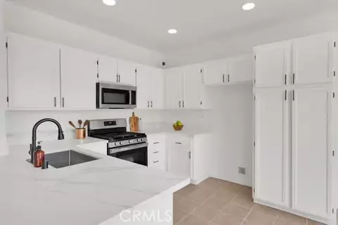 Kitchen - 9116 Cloud Vw, Hesperia, CA 92344 photo 1 of 2