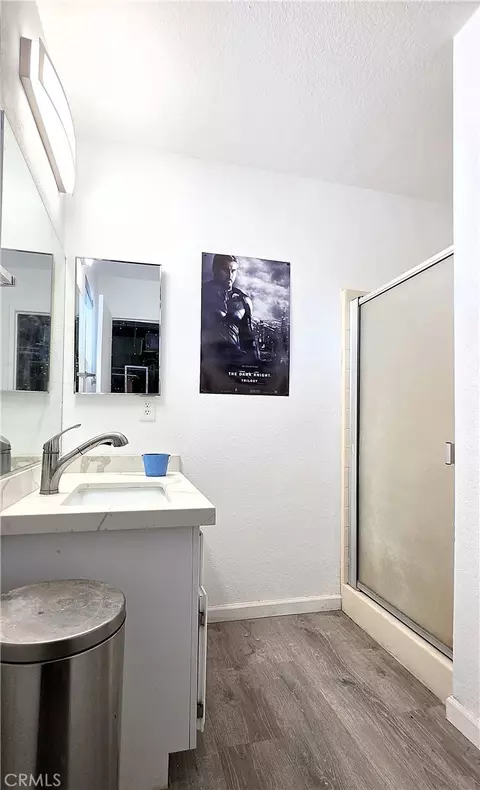 Bath - 13930 Crow, Apple Valley, CA 92307 photo 4 of 5