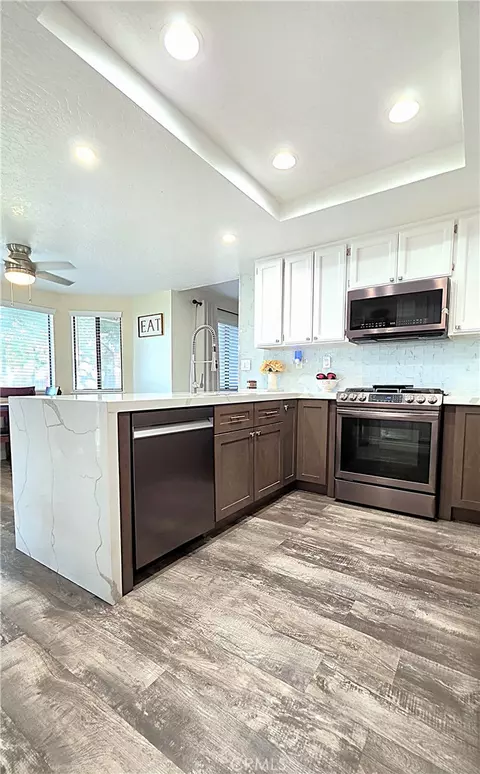 Kitchen - 13930 Crow, Apple Valley, CA 92307 photo 3 of 3