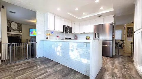 Kitchen - 13930 Crow, Apple Valley, CA 92307 photo 1 of 3