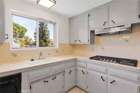 Kitchen - 270 E 13th St, Beaumont, CA 92223 photo 4 of 4