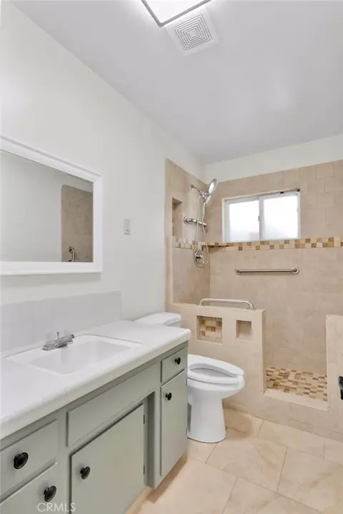 Bath - 270 E 13th St, Beaumont, CA 92223 photo 1 of 2