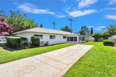 Exterior - 270 E 13th St, Beaumont, CA 92223 photo 9 of 10