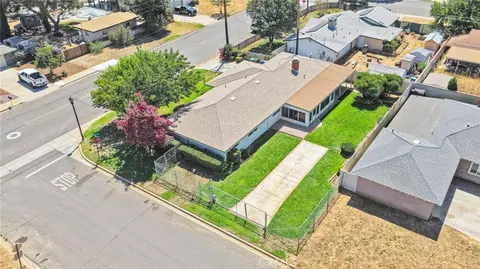 View/Area - 270 E 13th St, Beaumont, CA 92223 photo 2 of 5