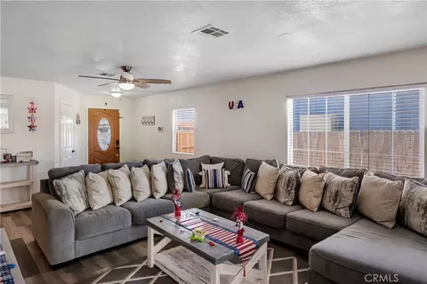Living - 960 Purple Sage Ct, Barstow, CA 92311 photo 1 of 3