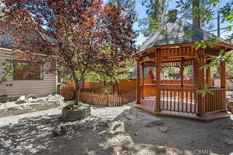 Exterior - 1143 Robin Rd, Wrightwood, CA 92397 photo 9 of 11