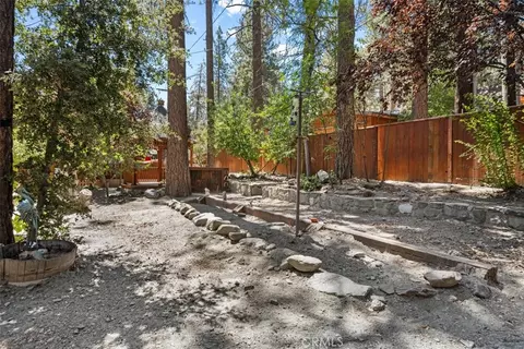 Exterior - 1143 Robin Rd, Wrightwood, CA 92397 photo 7 of 11