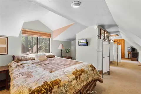 Bedroom - 1143 Robin Rd, Wrightwood, CA 92397 photo 6 of 6