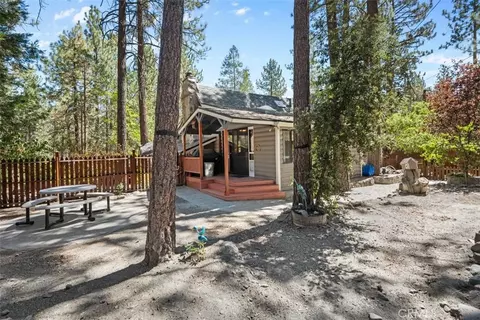 Exterior - 1143 Robin Rd, Wrightwood, CA 92397 photo 10 of 11