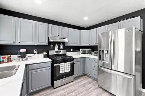Kitchen - 16935 Sage St, Hesperia, CA 92345 photo 3 of 3