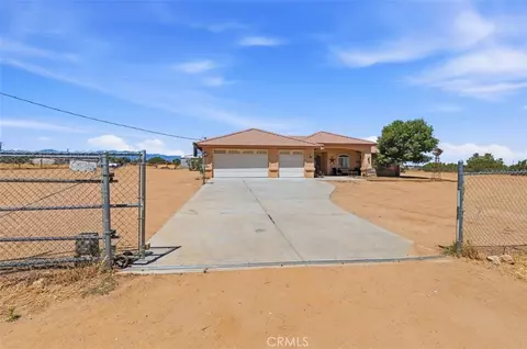 Exterior - 8188 Turko Ave, Hesperia, CA 92344 photo 2 of 9