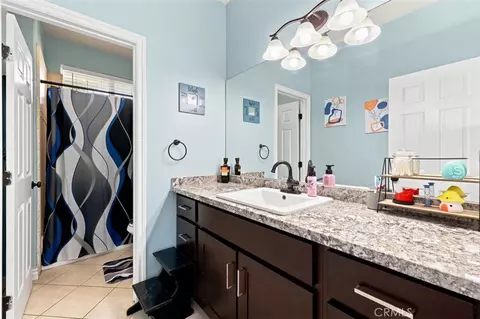 Bath - 8188 Turko Ave, Hesperia, CA 92344 photo 2 of 3