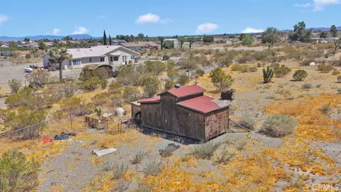 View/Area - 13014 Riggins Rd, Phelan, CA 92371 photo 6 of 7