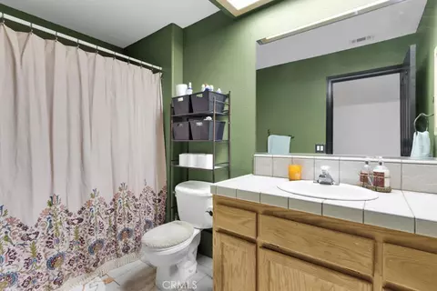 Bath - 13014 Riggins Rd, Phelan, CA 92371 photo 2 of 2