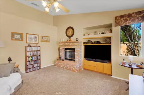 Living - 13490 Paraiso, Apple Valley, CA 92308 photo 2 of 4