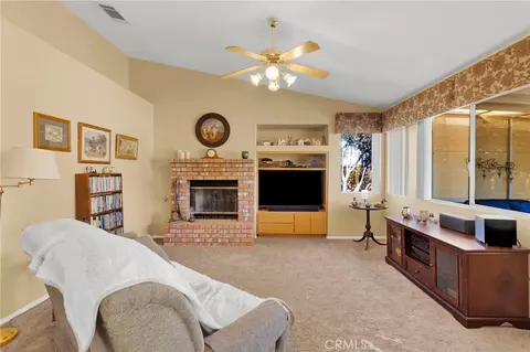 Living - 13490 Paraiso, Apple Valley, CA 92308 photo 3 of 4