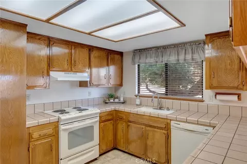 Kitchen - 17239 Candlewood, Apple Valley, CA 92307 photo 1 of 1