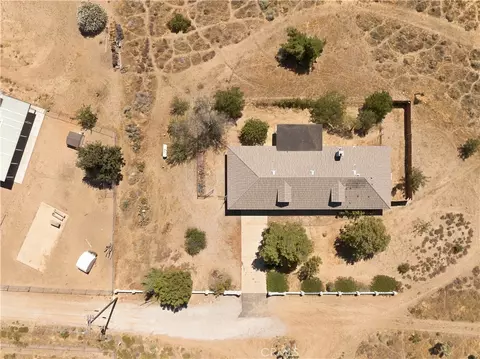 View/Area - 8451 Sky Hbr, Phelan, CA 92371 photo 3 of 5