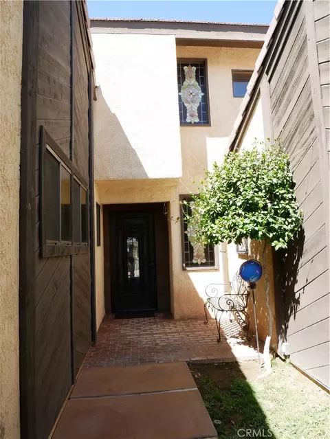 18090 Mariner Dr, Victorville, CA 92395