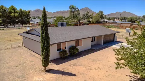 Exterior - 15576 Ute Rd, Apple Valley, CA 92307 photo 2 of 6