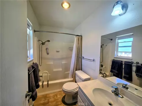 Bath - 10790 Jamul Rd, Apple Valley, CA 92308 photo 2 of 2