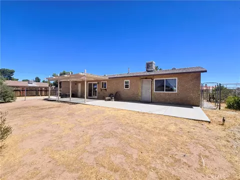 Exterior - 10790 Jamul Rd, Apple Valley, CA 92308 photo 4 of 16
