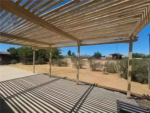 Exterior - 10790 Jamul Rd, Apple Valley, CA 92308 photo 7 of 16