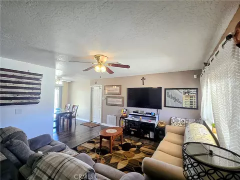 Living - 10790 Jamul Rd, Apple Valley, CA 92308 photo 3 of 4