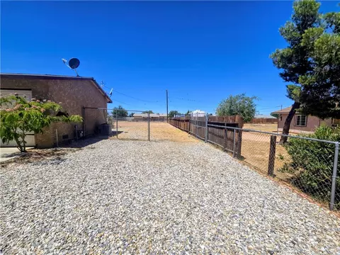 Exterior - 10790 Jamul Rd, Apple Valley, CA 92308 photo 11 of 16