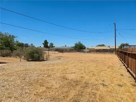 Exterior - 10790 Jamul Rd, Apple Valley, CA 92308 photo 8 of 16