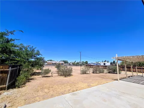 Exterior - 10790 Jamul Rd, Apple Valley, CA 92308 photo 6 of 16