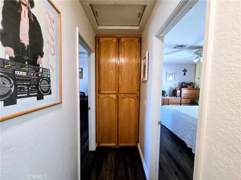Entry Way - 10790 Jamul Rd, Apple Valley, CA 92308 photo 2 of 2