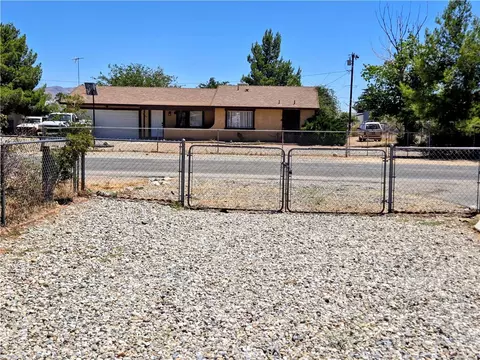 Exterior - 10790 Jamul Rd, Apple Valley, CA 92308 photo 12 of 16