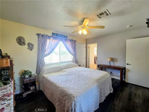 Bedroom - 10790 Jamul Rd, Apple Valley, CA 92308 photo 5 of 6