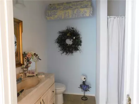 Bath - 8934 Japatul Rd, Apple Valley, CA 92308 photo 3 of 5