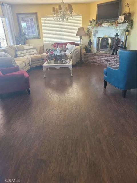 Living - 8934 Japatul Rd, Apple Valley, CA 92308 photo 2 of 3