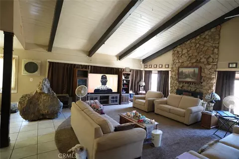 Living - 1041 Antelope Ln, Barstow, CA 92311 photo 1 of 1