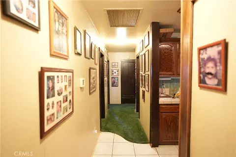Entry Way - 1041 Antelope Ln, Barstow, CA 92311 photo 2 of 3