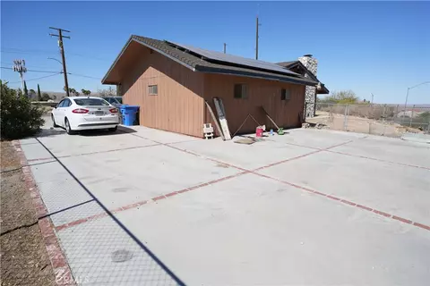 Exterior - 1041 Antelope Ln, Barstow, CA 92311 photo 4 of 5