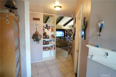 Entry Way - 1041 Antelope Ln, Barstow, CA 92311 photo 3 of 3