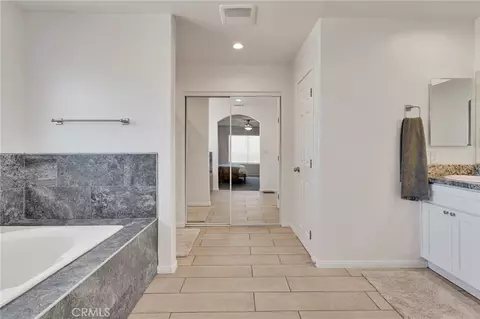 Entry Way - 17889 Sycamore, Hesperia, CA 92345 photo 8 of 10