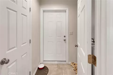 Entry Way - 17889 Sycamore, Hesperia, CA 92345 photo 10 of 10