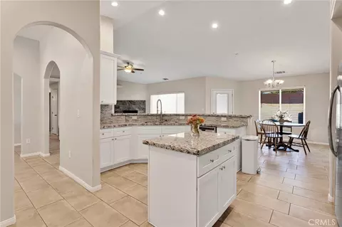 Entry Way - 17889 Sycamore, Hesperia, CA 92345 photo 4 of 10