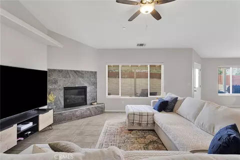 Living - 17889 Sycamore, Hesperia, CA 92345 photo 1 of 2