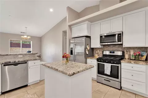 Kitchen - 17889 Sycamore, Hesperia, CA 92345 photo 2 of 4