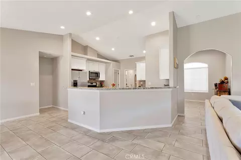 Entry Way - 17889 Sycamore, Hesperia, CA 92345 photo 6 of 10