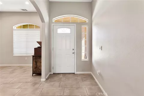 Entry Way - 17889 Sycamore, Hesperia, CA 92345 photo 1 of 10